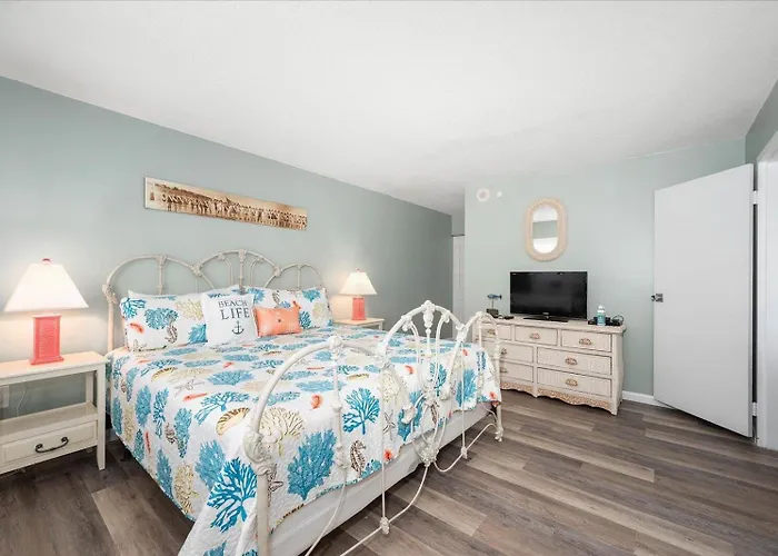 Ocean Views In 2 Bedroom With Outdoor Pool! *