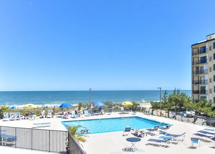 Ocean Views In 2 Bedroom With Outdoor Pool! Ocean Stadt